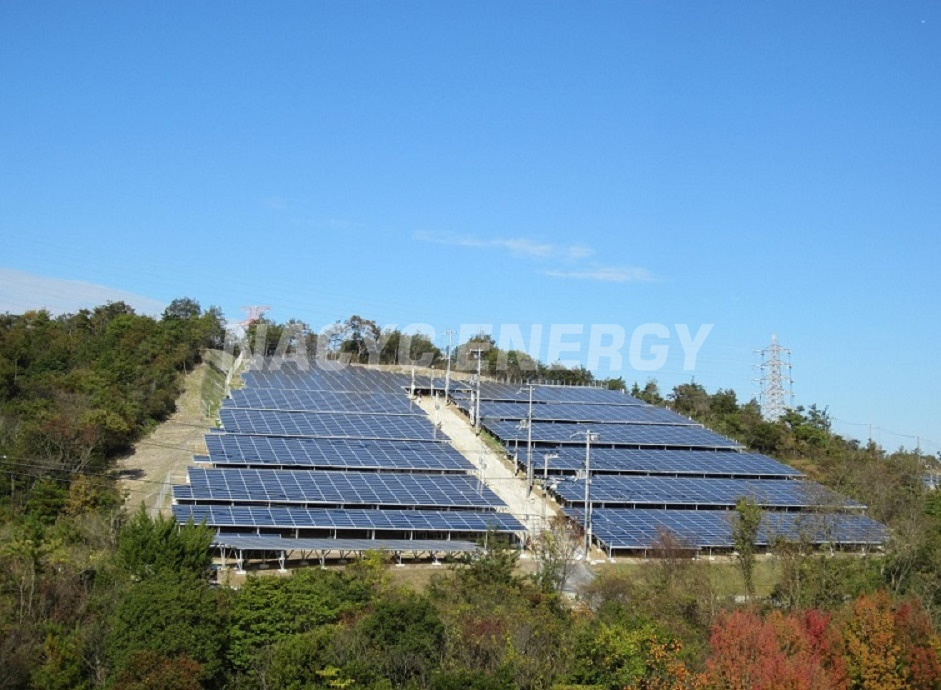 日本兵庫県200KW 傾斜地野立案件